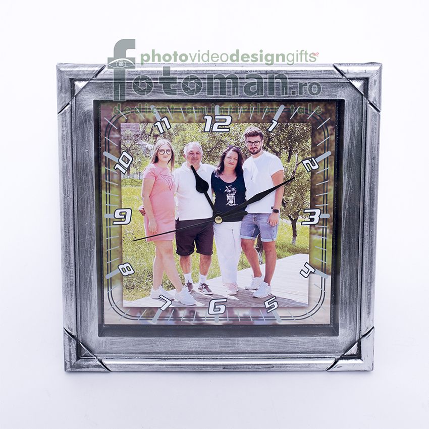 Ceas personalizat -patrat